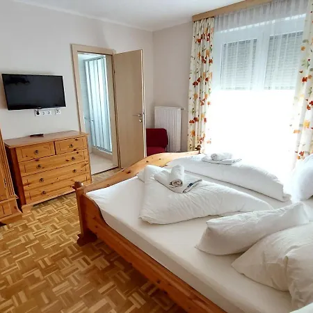 Mohnblume By Interhome Velden am Woerthersee